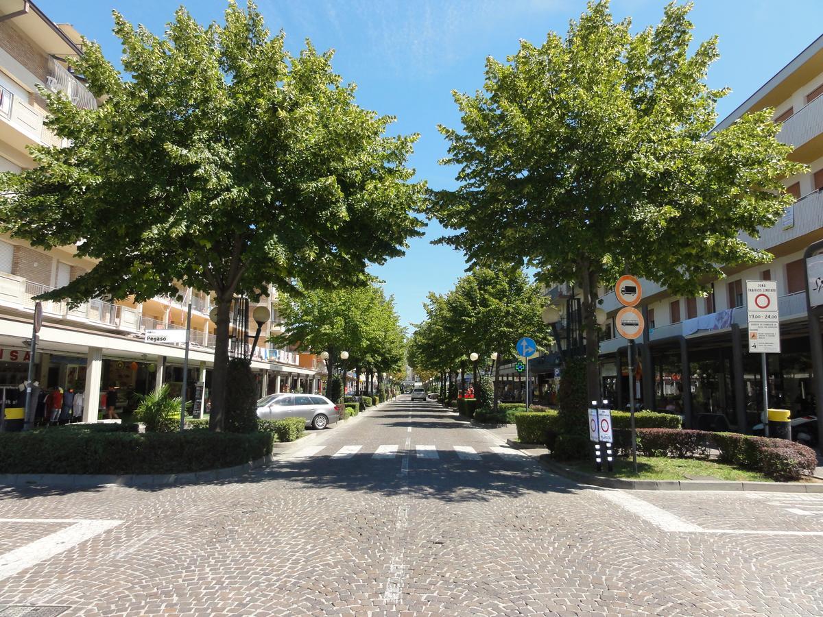 Columbus - Appartamenti Bibione Exteriér fotografie